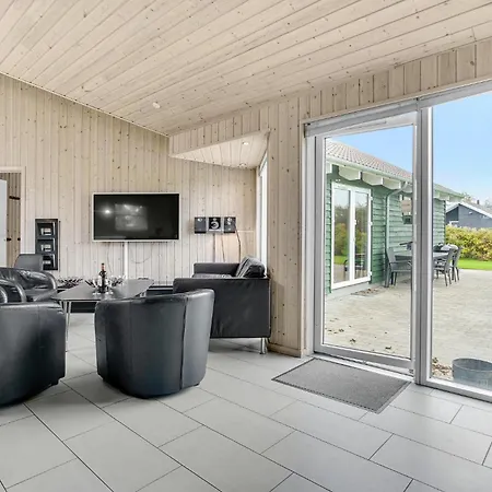 Lovely In Idestrup With Sauna Semesterbostad